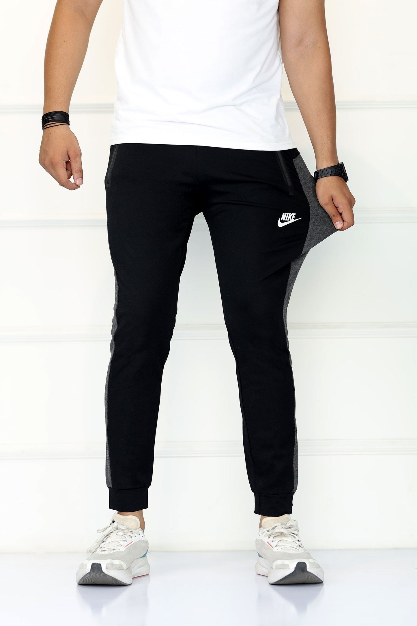 Nke 'Gravity-Defy' 4-Way Stretch SlimFit Trouser In Black