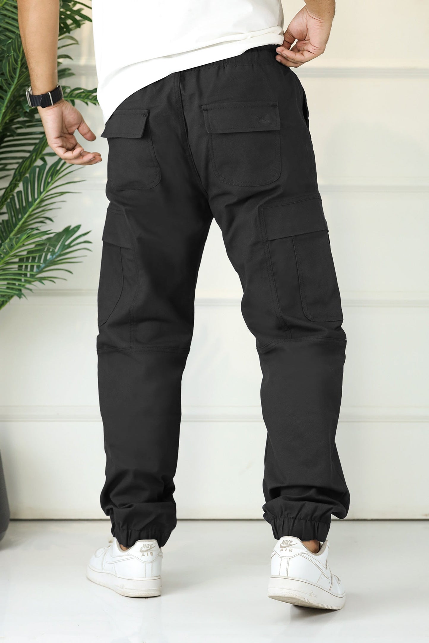Turbo's Essential Baggy Fit Cargo Trouser In Black