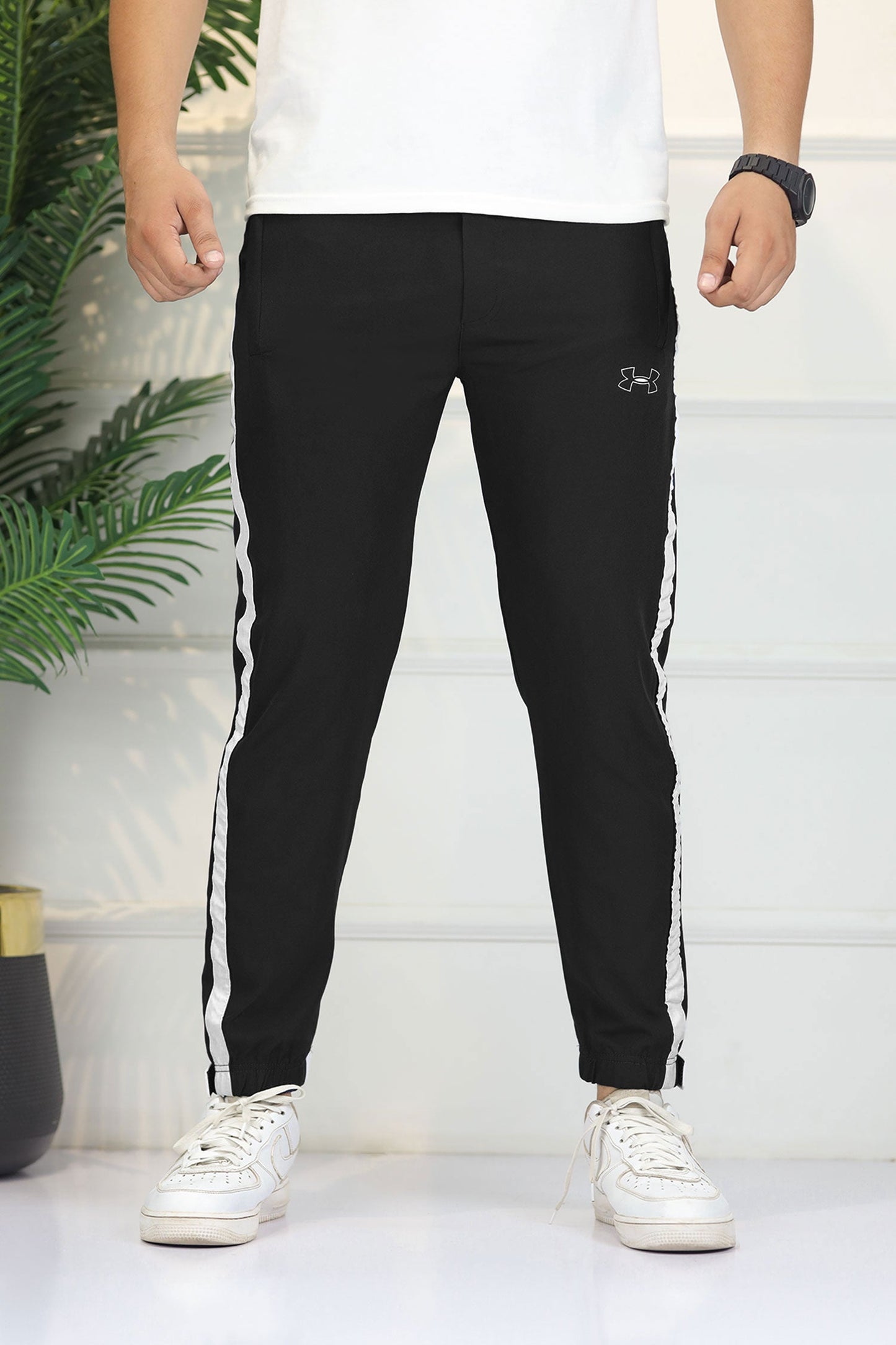 Undr Armr 'The Reveal' Cuff Logo & Sideline Micron Trouser In Black