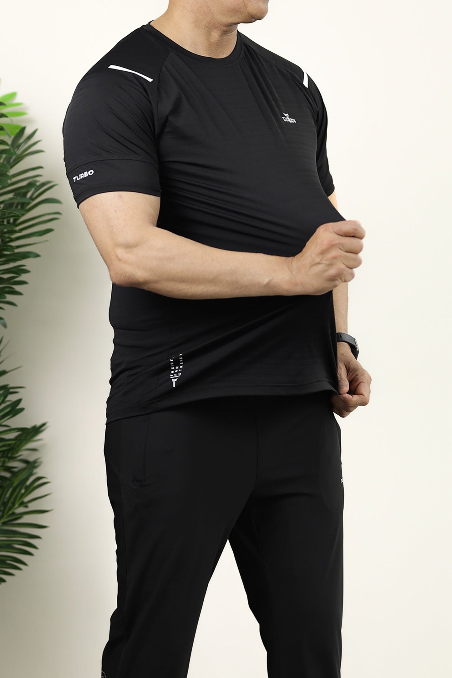 Turbo Sport Shoulder Striped Breathable Dry-Fit Tee In Black
