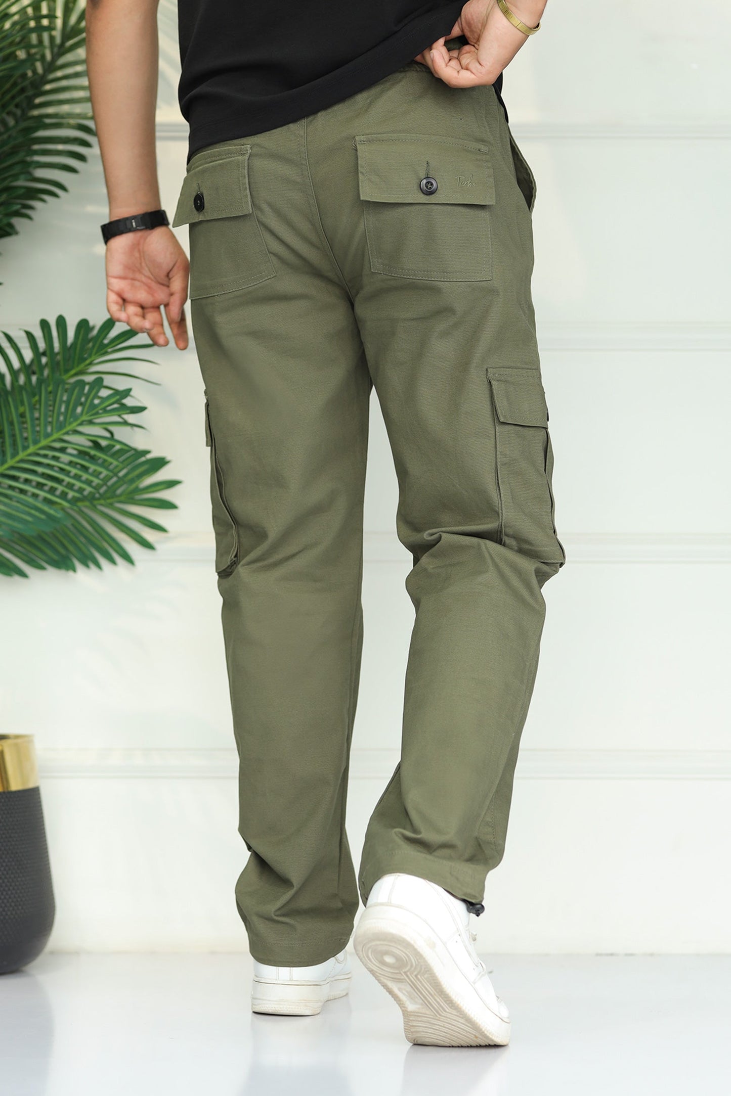 Turbo's 6 Pockets Loose Bottom Cargo Trouser In Olive Green
