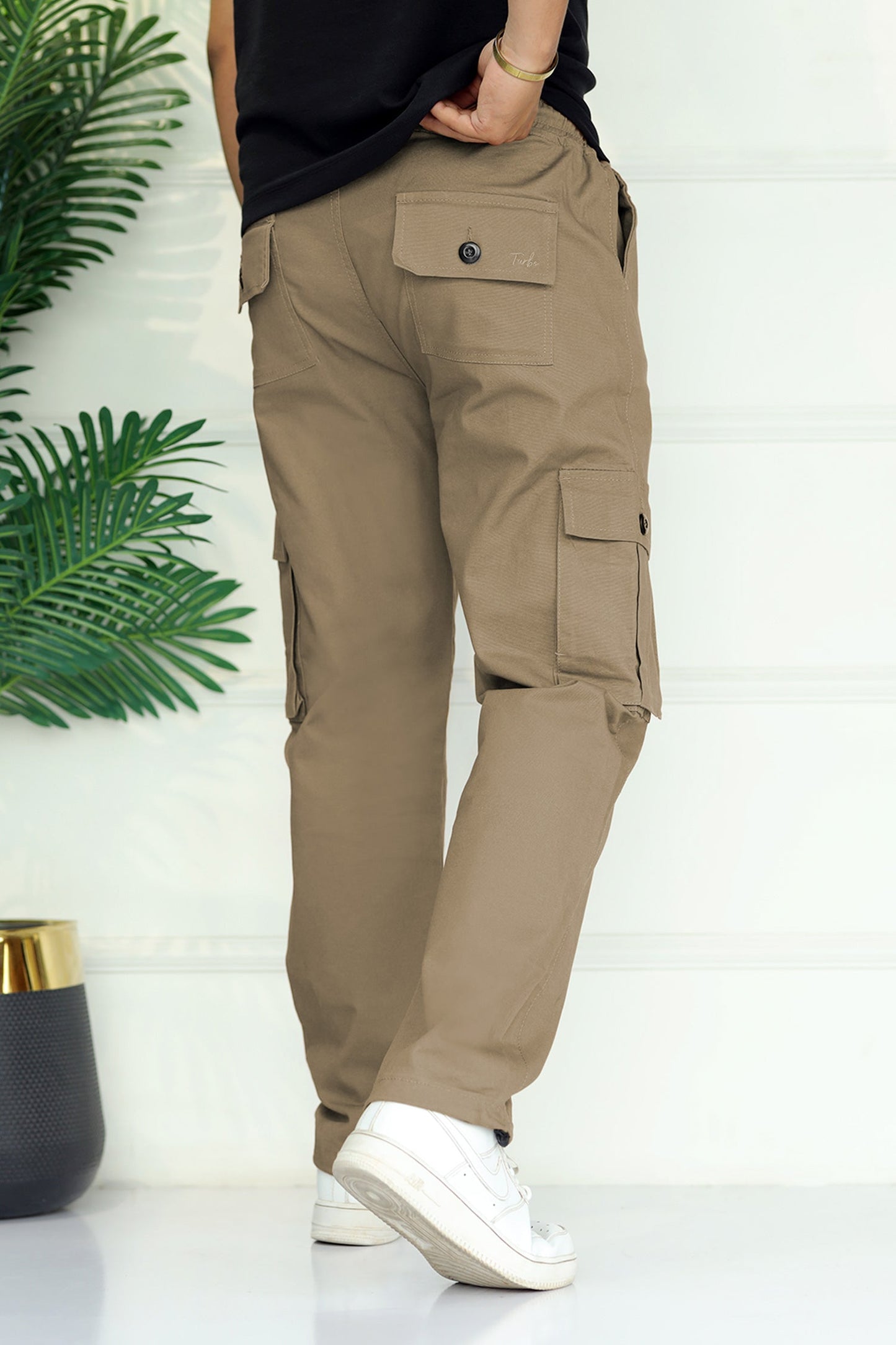 Turbo's 6 Pockets Loose Bottom Cargo Trouser In Coffee
