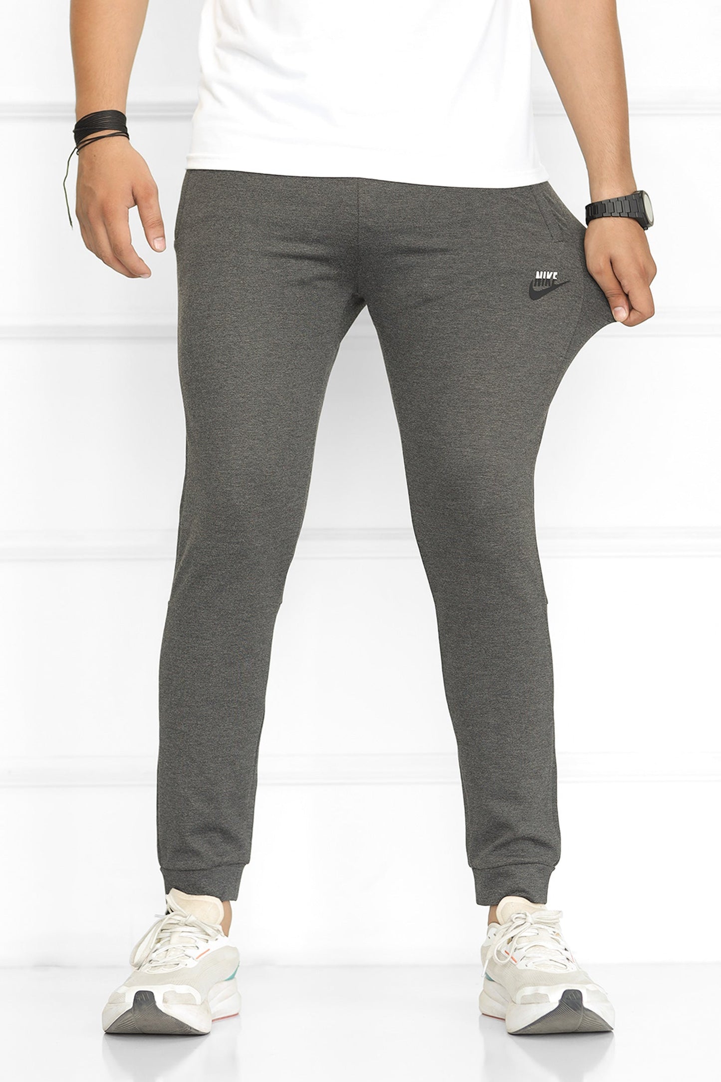 Nke 'Airborne' Division Active SlimFit Trouser In Charcoal