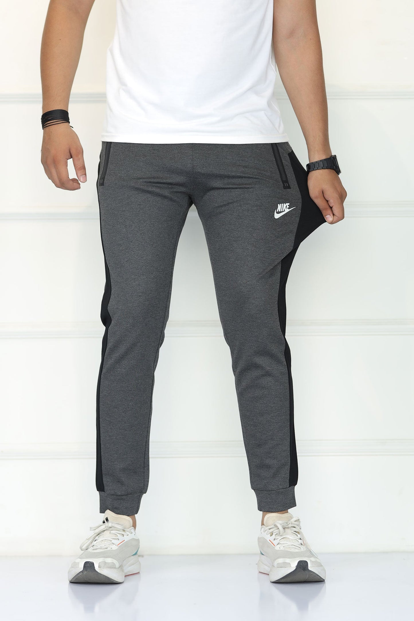 Nke 'Gravity-Defy' 4-Way Stretch SlimFit Trouser