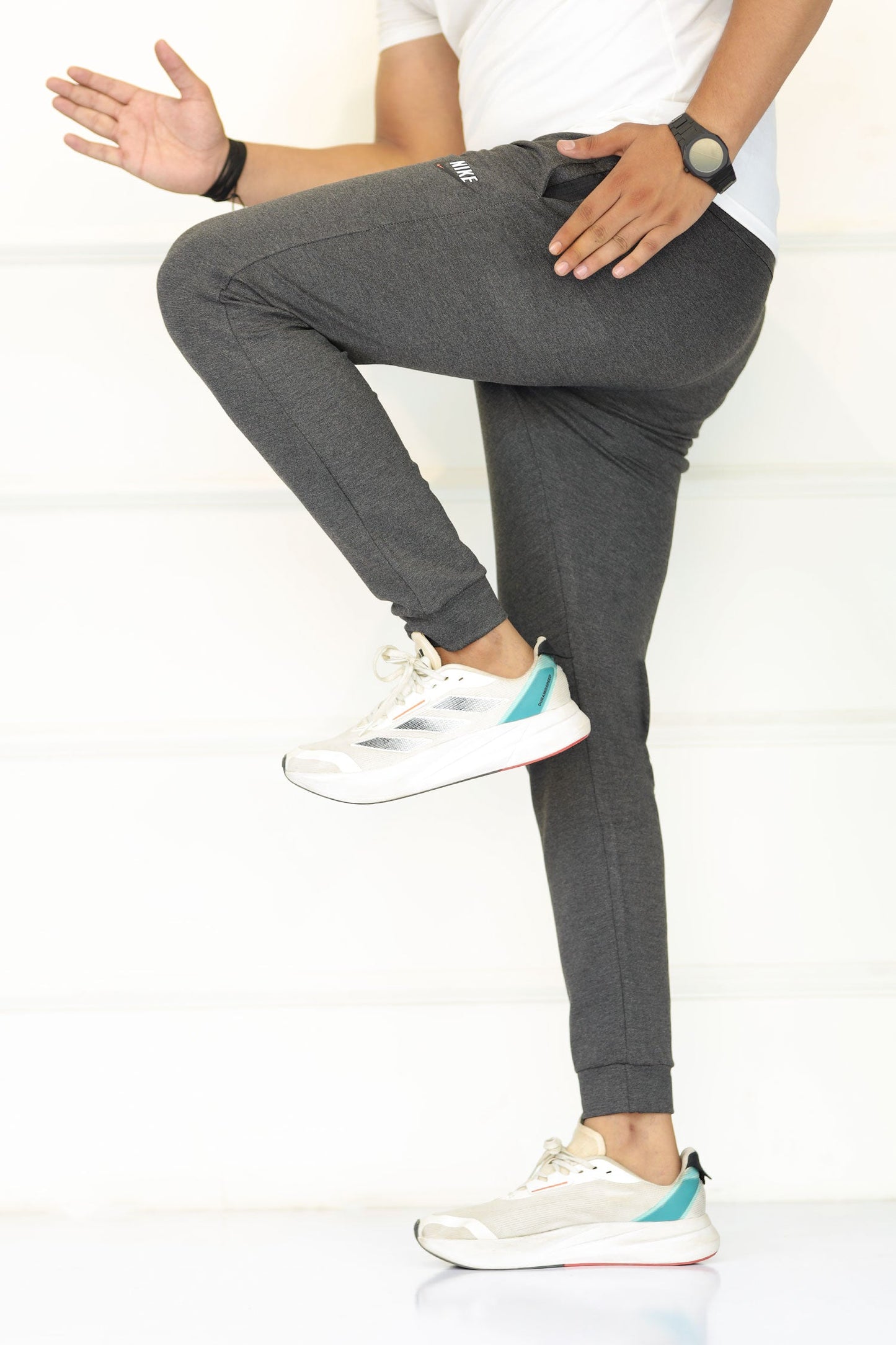 Nke 'The Jump' Project Performance SlimFit Trouser In Charcoal