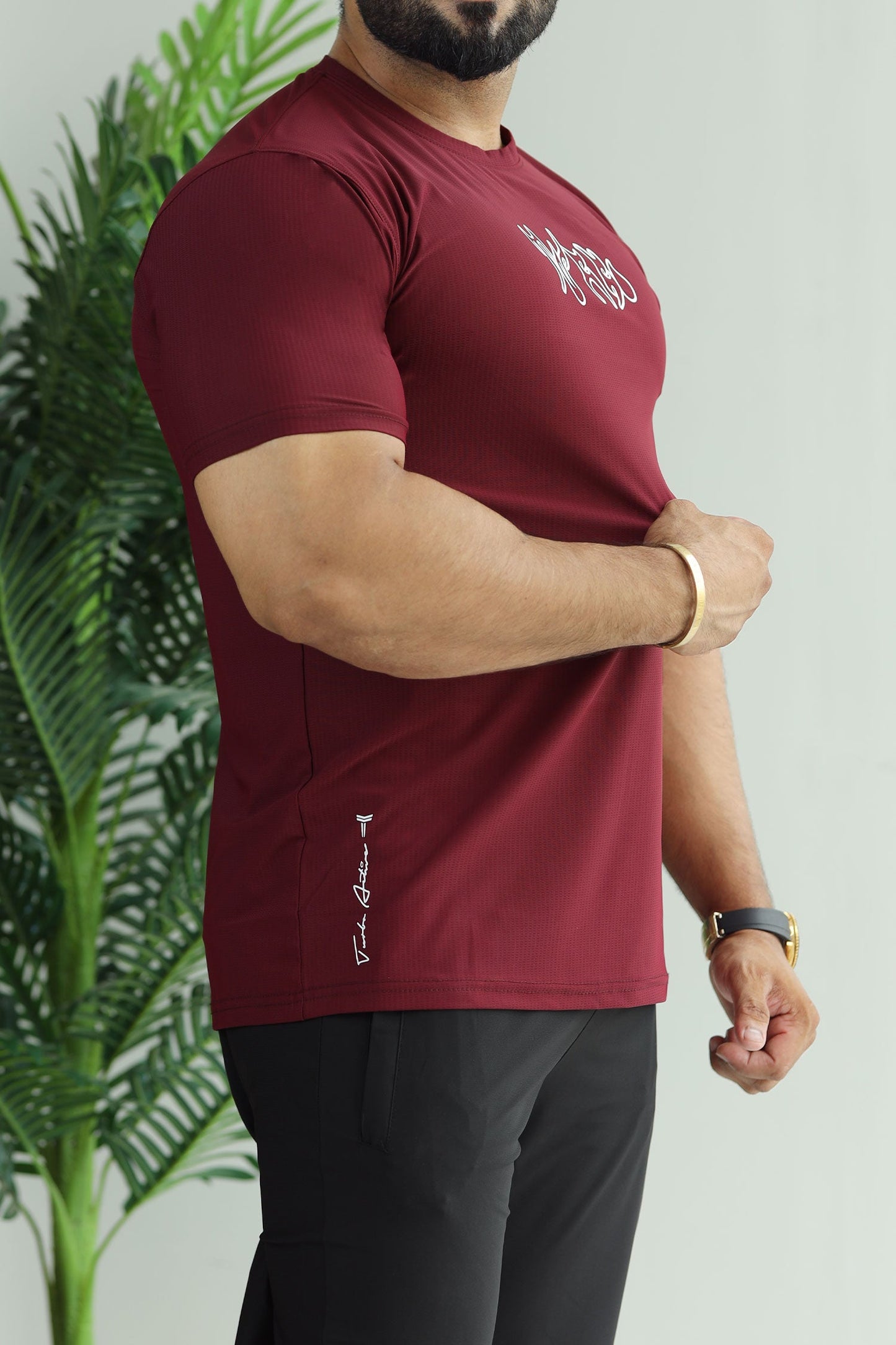 Turbo 'Action-Ready' Graphic Mesh Dry-Fit Tee In Dark Maroon