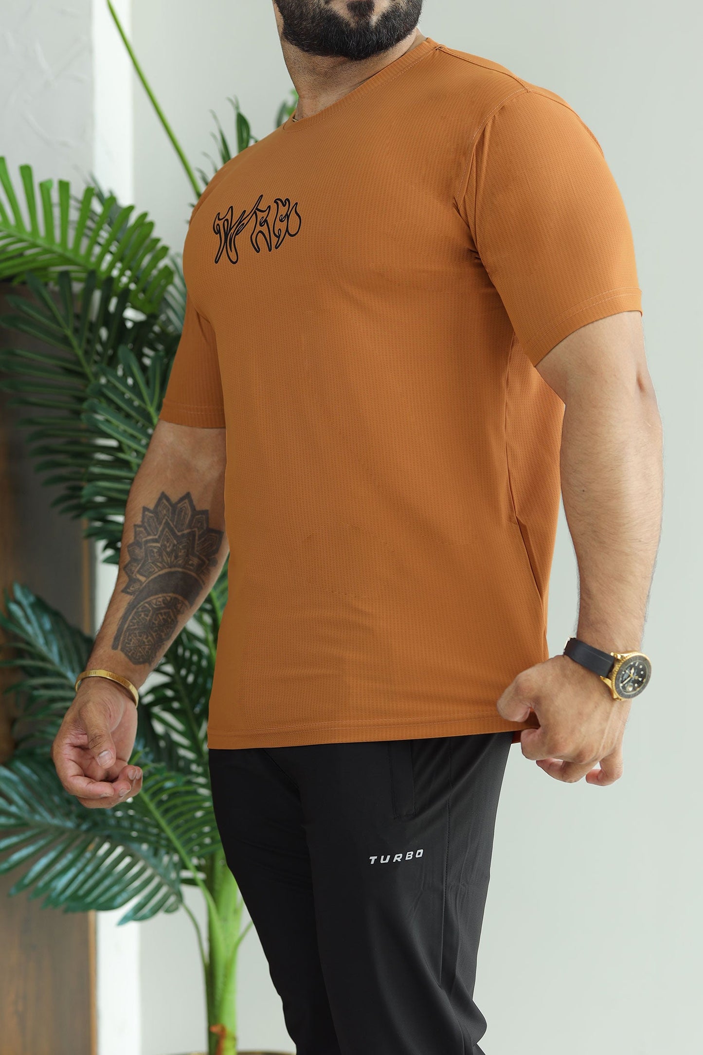 Turbo 'Action-Ready' Graphic Mesh Dry-Fit Tee In Light Brown