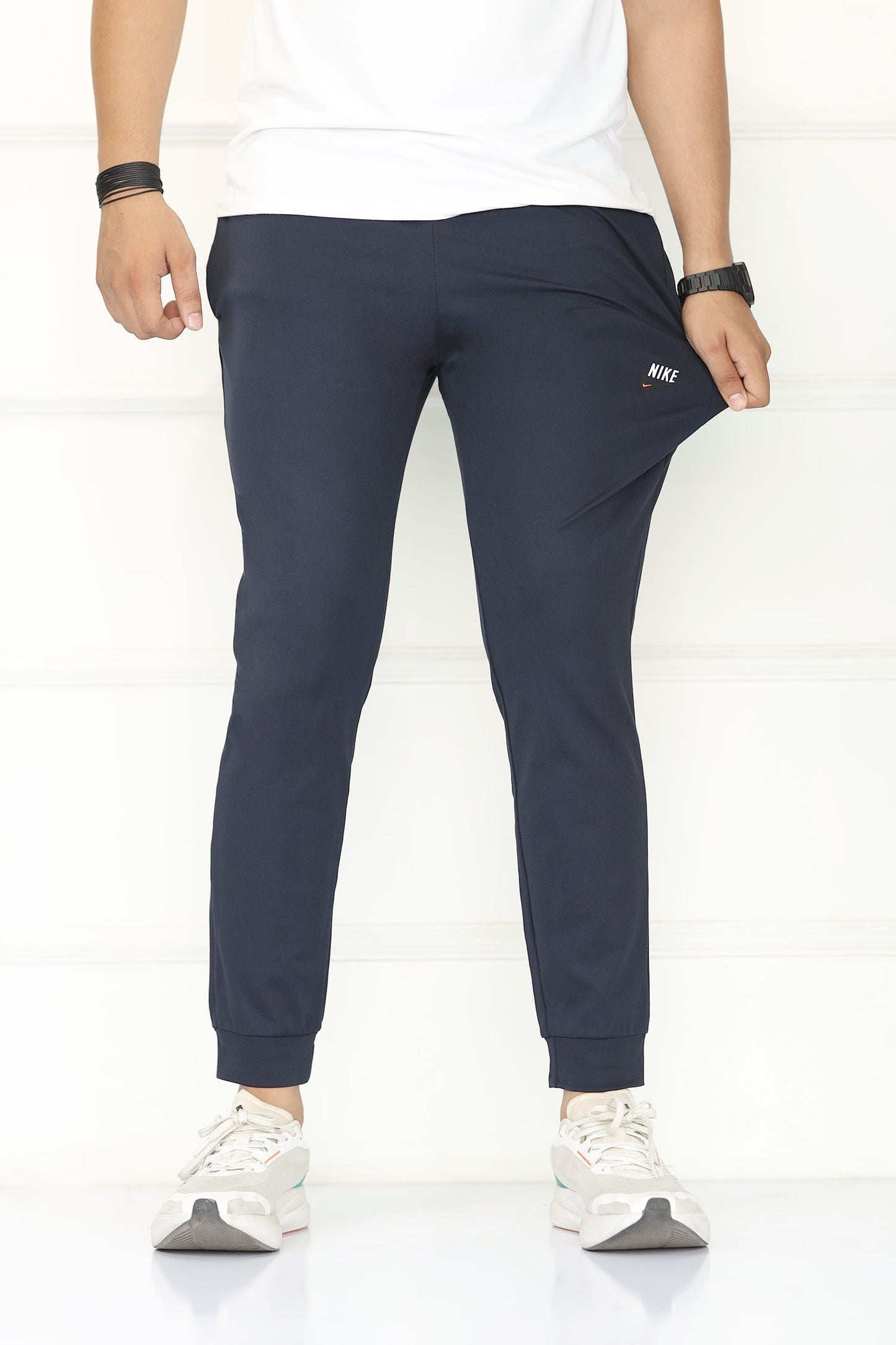 Nke 'The Jump' Project Performance SlimFit Trouser In Navy Blue