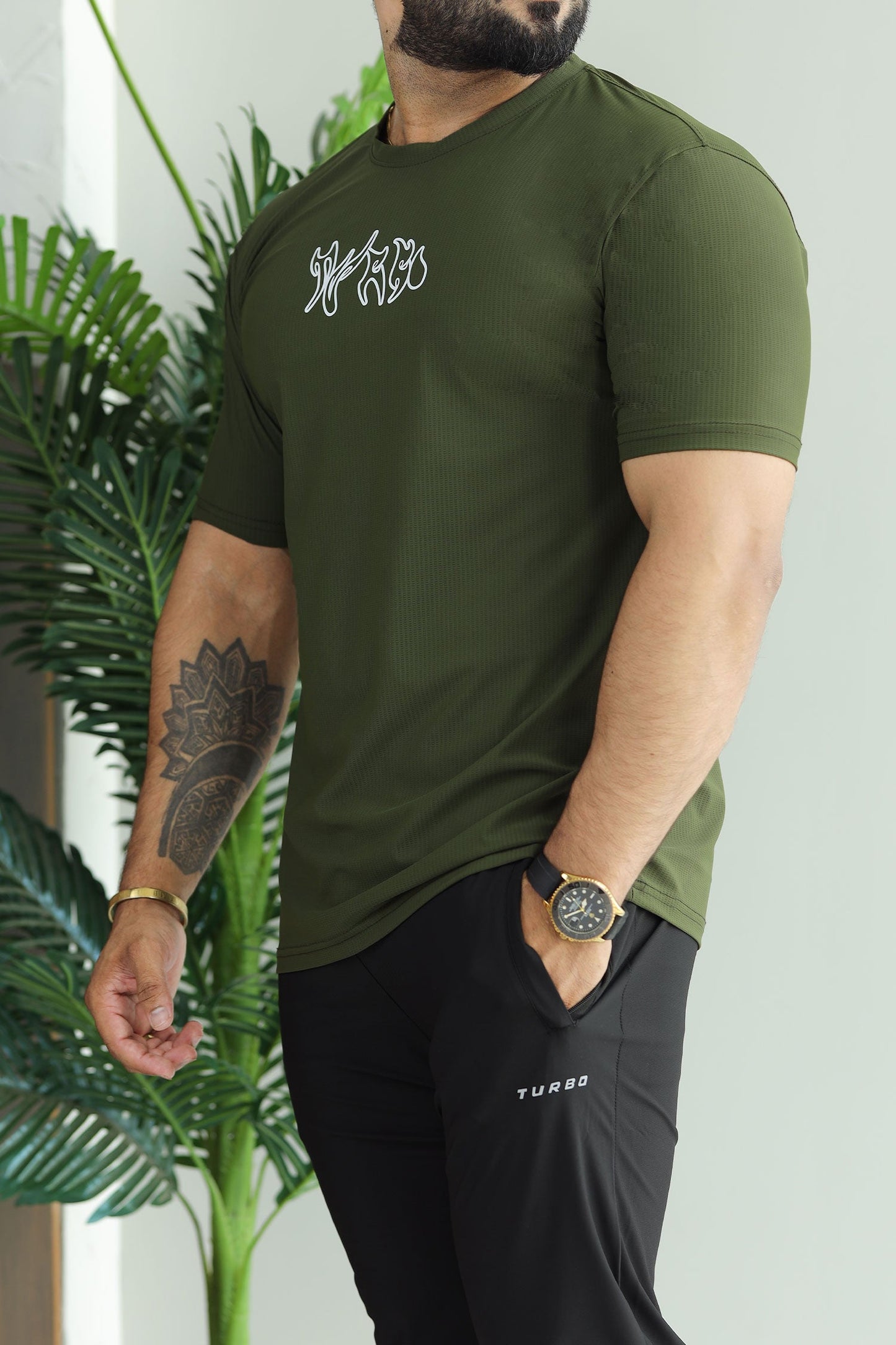 Turbo 'Action-Ready' Graphic Mesh Dry-Fit Tee In Olive Green