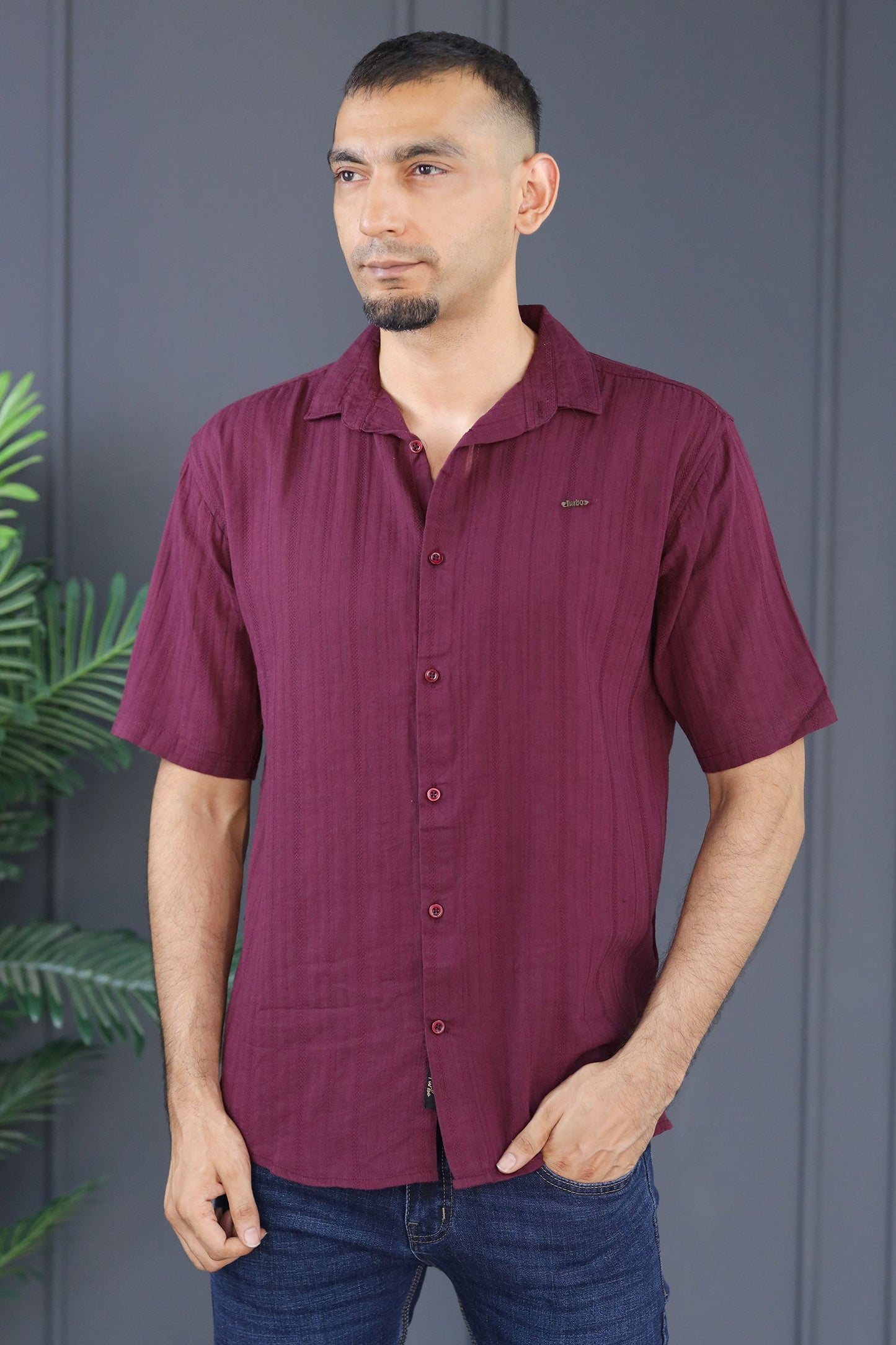 Turbo Minimalist Design Half Sleeve Casual Shirt In Plum