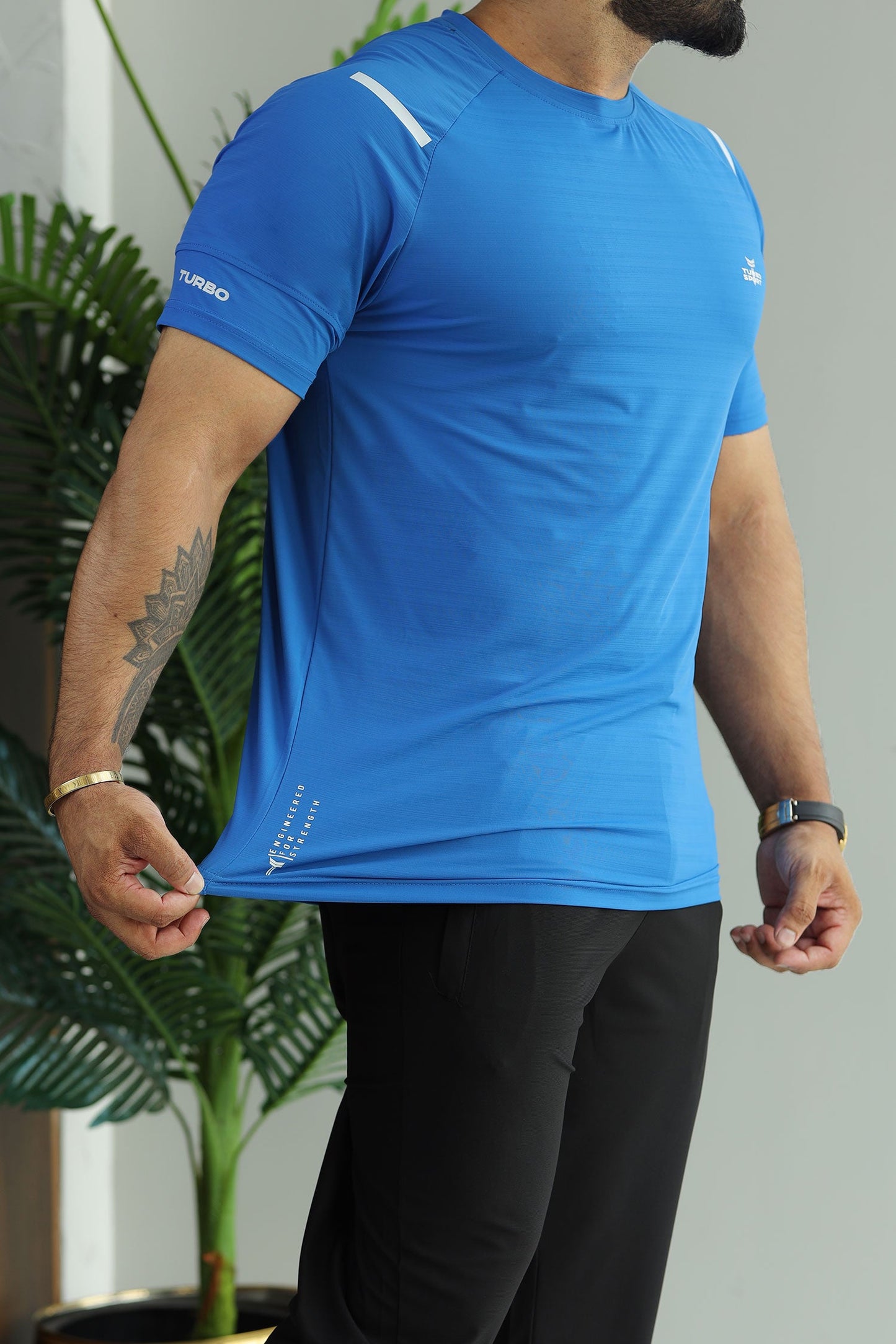 Turbo Sport Shoulder Striped Breathable Dry-Fit Tee In Royal Blue