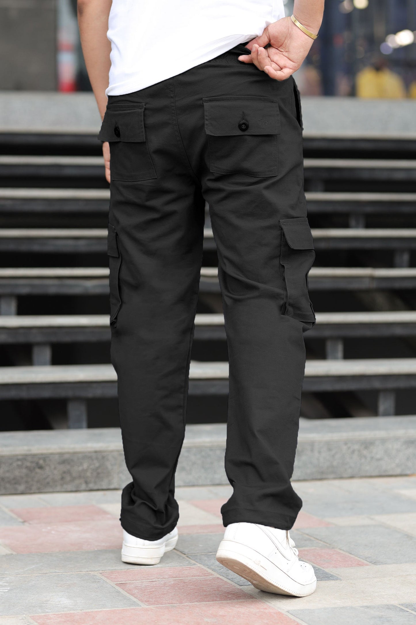 Turbo's 6 Pockets Loose Bottom Cargo Trouser In Black