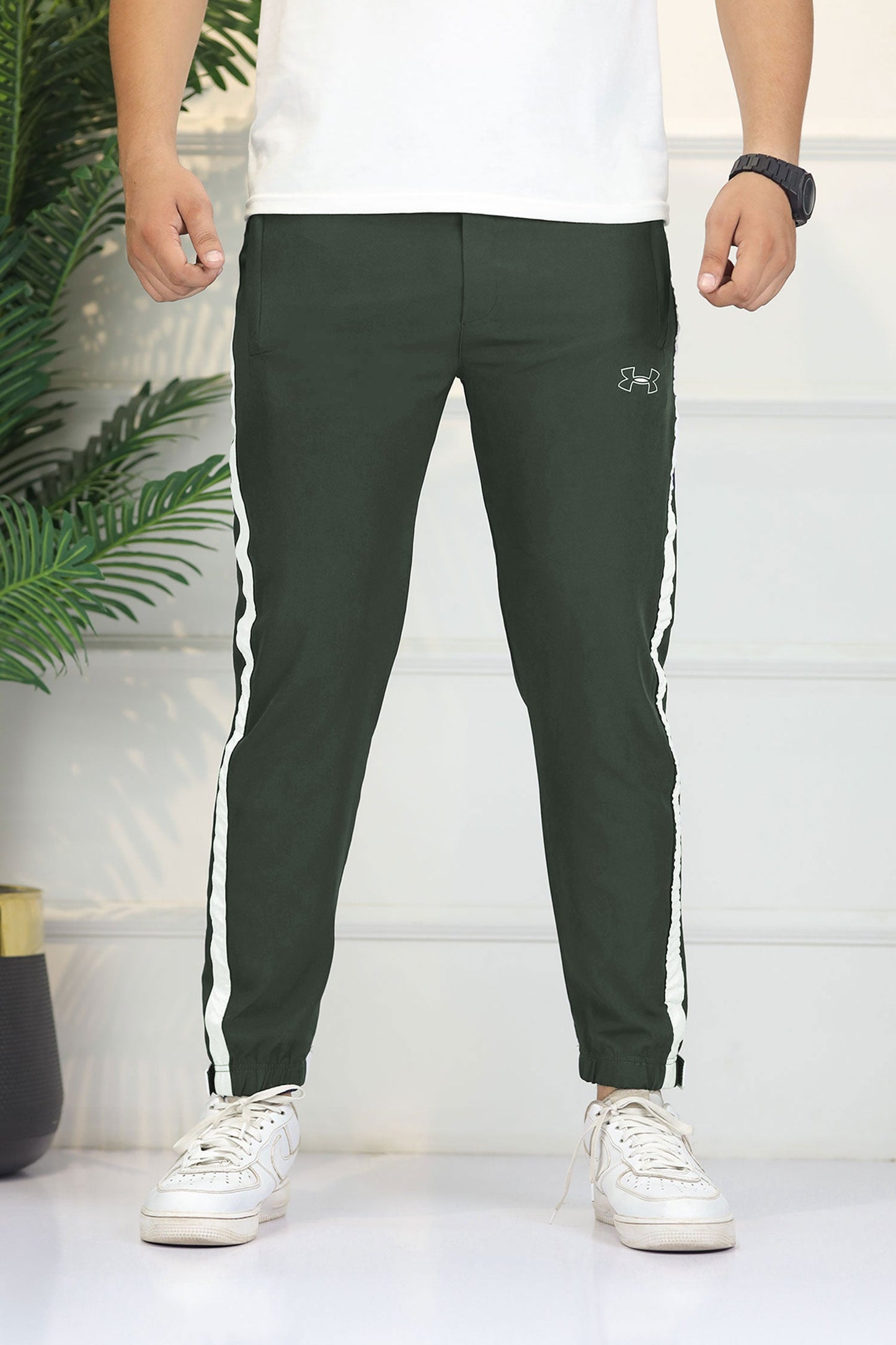 Undr Armr 'The Reveal' Cuff Logo & Sideline Micron Trouser In Olive