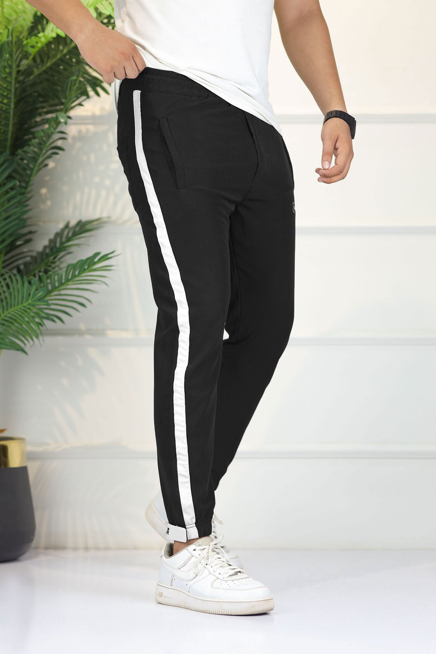 Undr Armr 'The Reveal' Cuff Logo & Sideline Micron Trouser