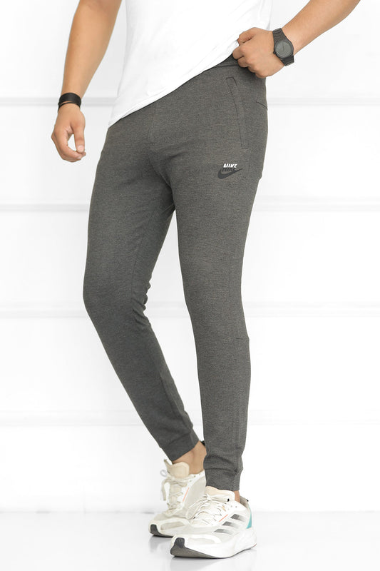 Nke 'Airborne' Division Active SlimFit Trouser In Charcoal