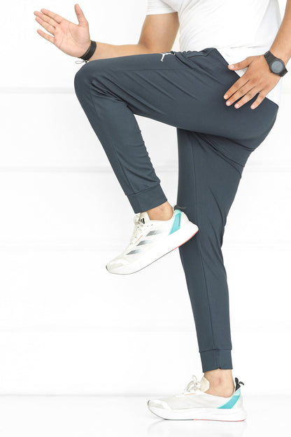 Jrdn 'Flight-Ready' Kinetic Stretch SlimFit Trouser In Dark Grey