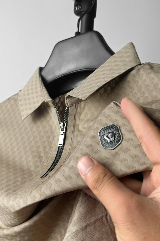Turbo Tri-Angle Pattern Zip-Collar Men's Polo Shirt In Beige