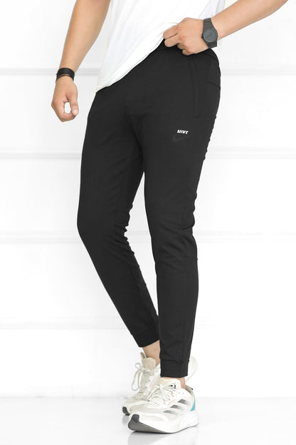 Nke 'Airborne' Division Active SlimFit Trouser In Black